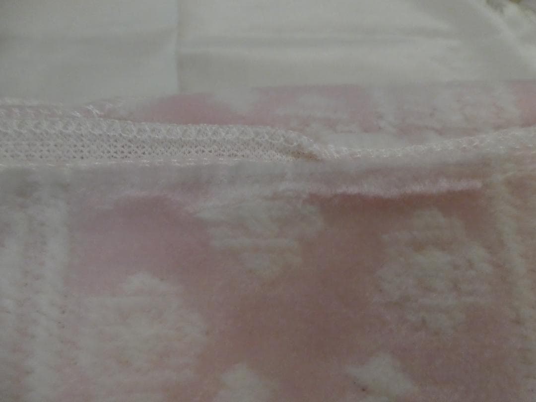 メルカリ便♡CELINE♡セリーヌ♡ジャガード ボアシーツ♡ロゴ刺繍♡雪の結晶