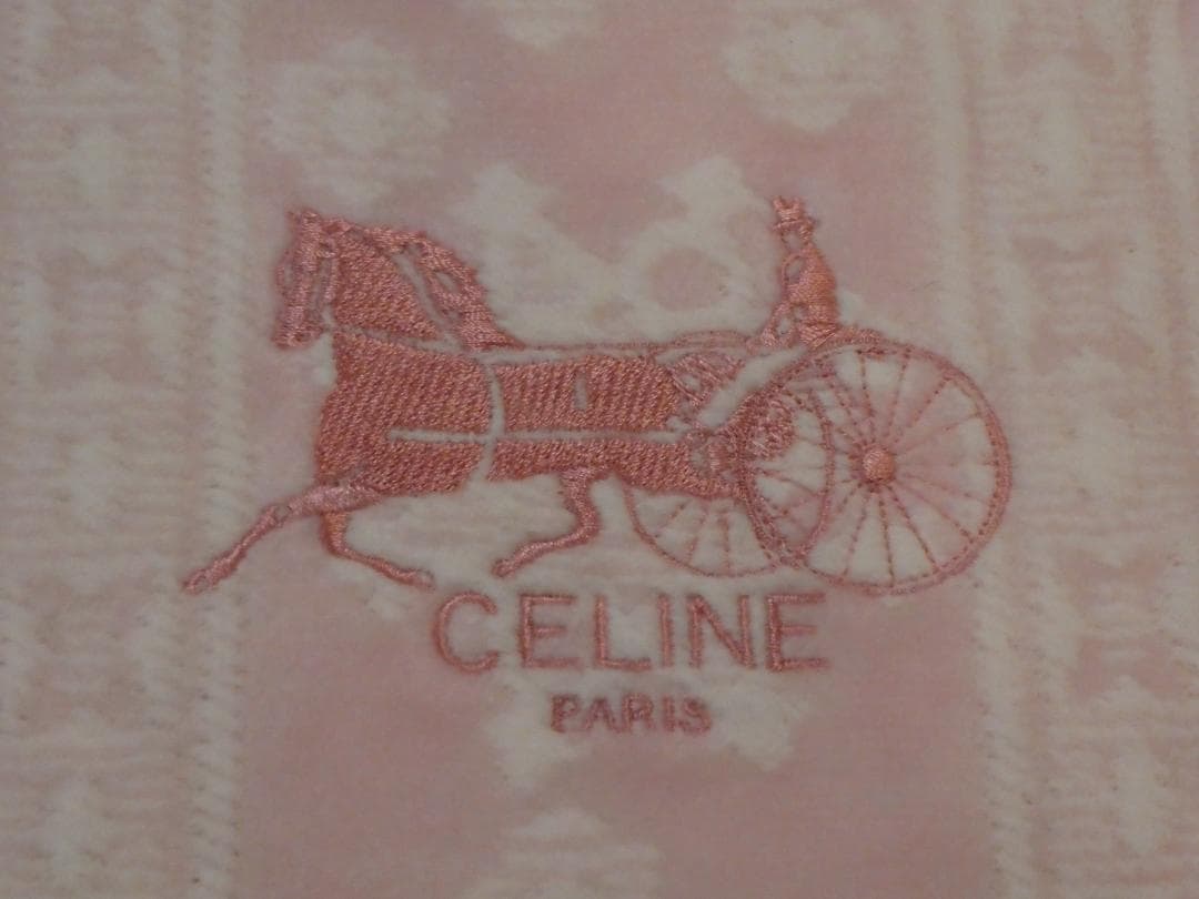 メルカリ便♡CELINE♡セリーヌ♡ジャガード ボアシーツ♡ロゴ刺繍♡雪の結晶