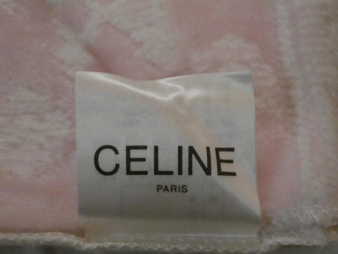 メルカリ便♡CELINE♡セリーヌ♡ジャガード ボアシーツ♡ロゴ刺繍♡雪の結晶