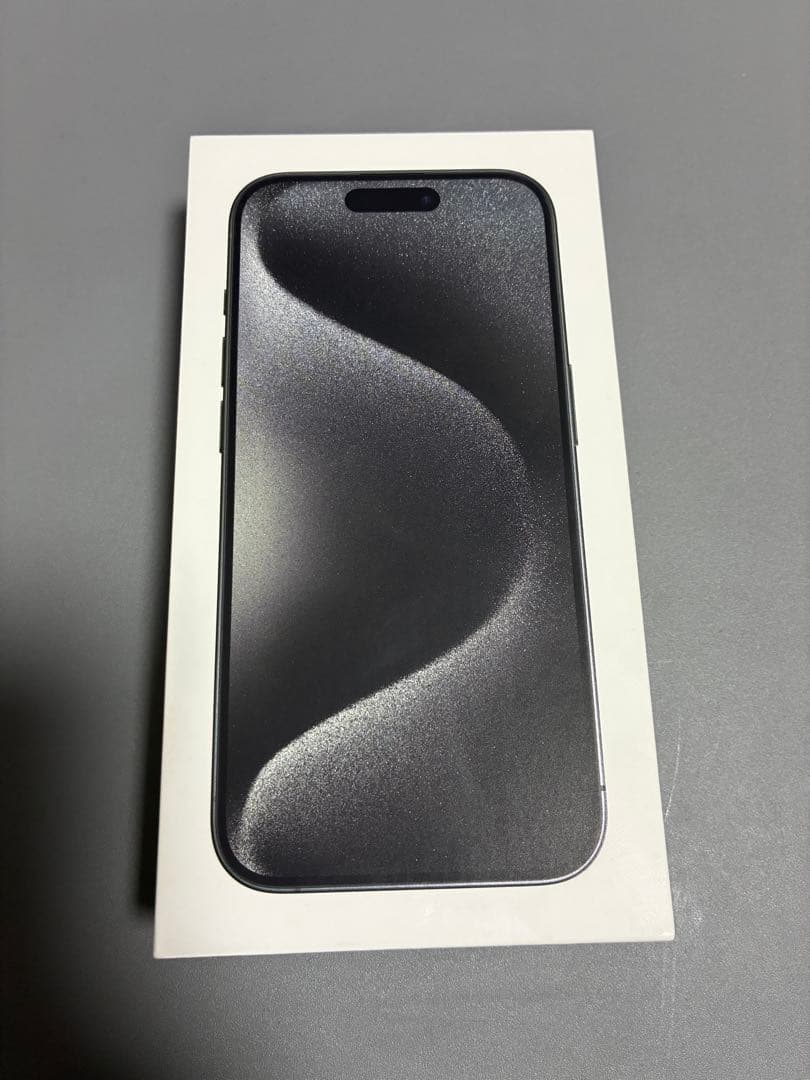 Apple iPhone 15 Pro 128GB ブラックチタニウム 本体