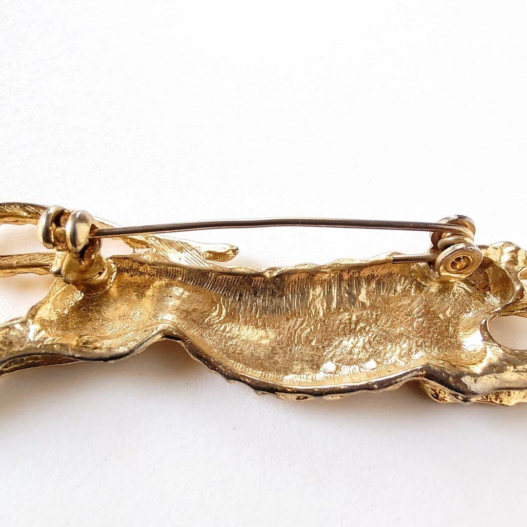 レア　gold running tiger ヴィンテージブローチ  2個セット