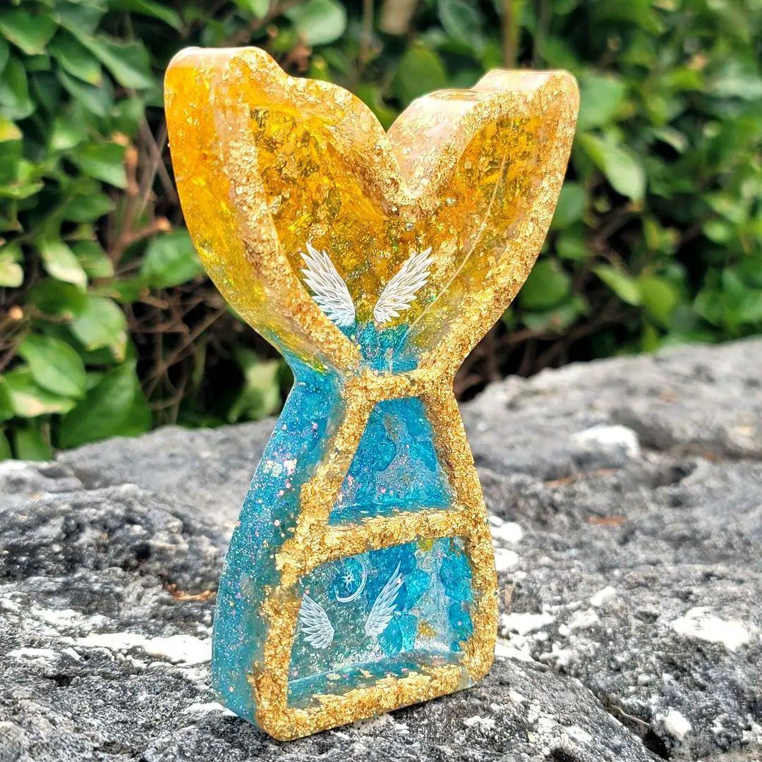 黄金翼の金運器 成功と理想の人生を人形オルゴナイト