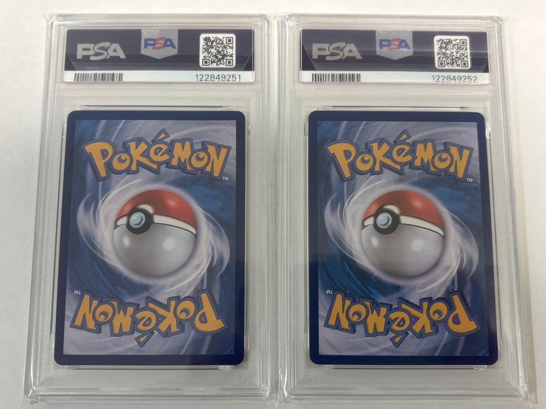 PSA10 連番2枚セット　海外限定イラスト　韓国版　リザードン　ブラッキー