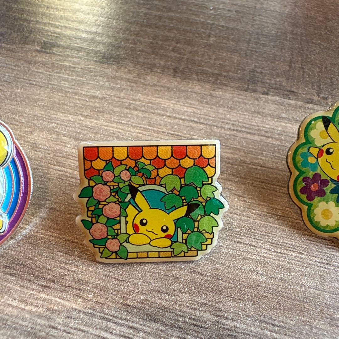 ポケモンセンター限定 ピカチュウ ピンズ 2010