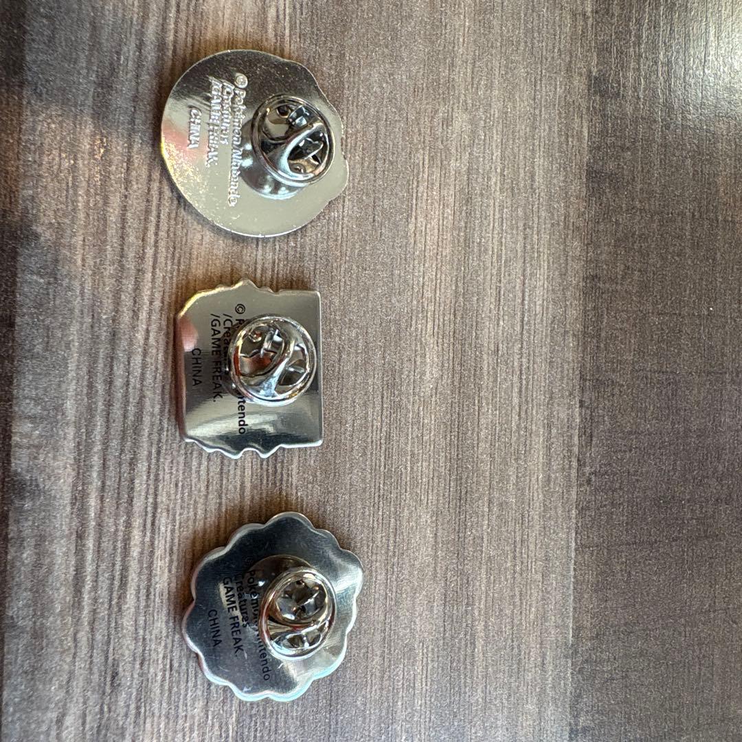 ポケモンセンター限定 ピカチュウ ピンズ 2010