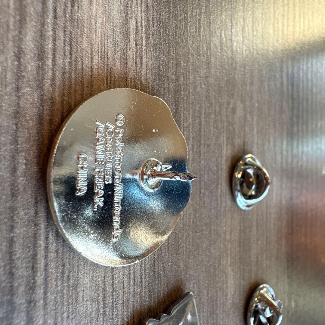 ポケモンセンター限定 ピカチュウ ピンズ 2010