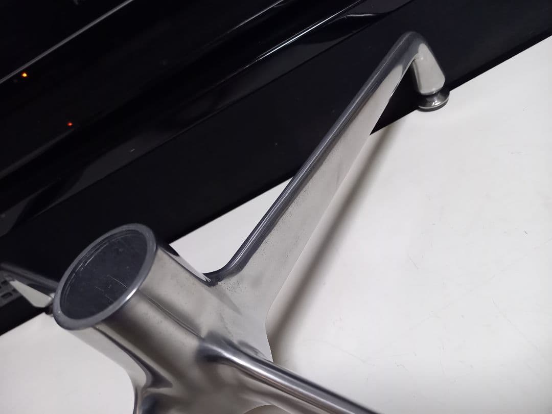 スペースエイジ　デザイン　アルミニウム　フレーム　サークル　円盤形　テーブル