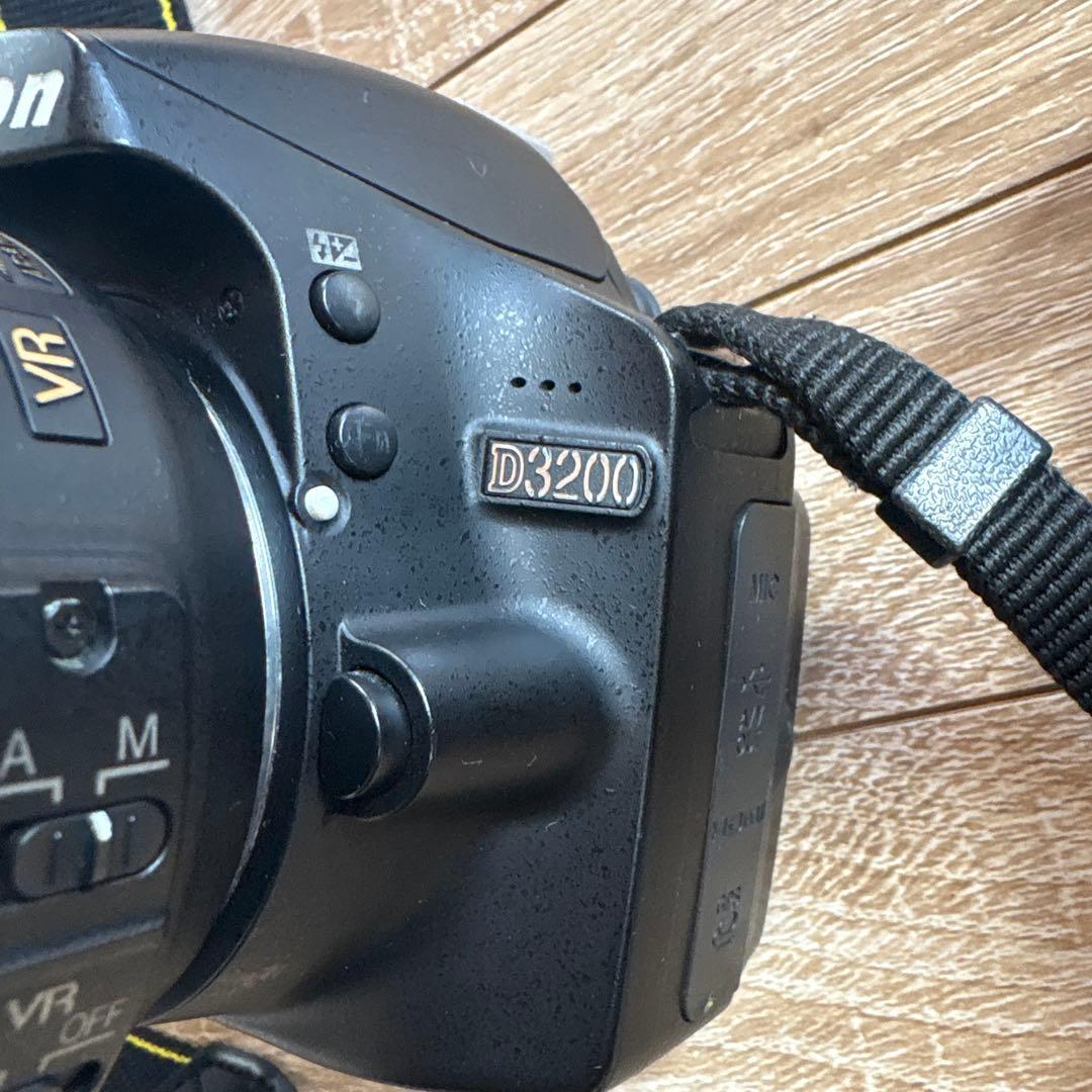nikon 一眼レフ　d3200 55-200mmレンズ　18-55mmレンズ