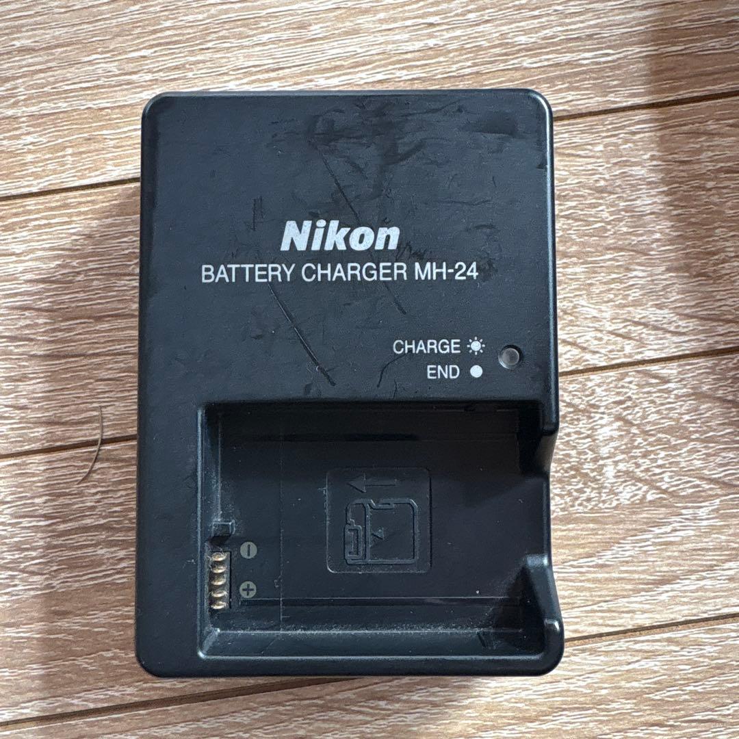 nikon 一眼レフ　d3200 55-200mmレンズ　18-55mmレンズ