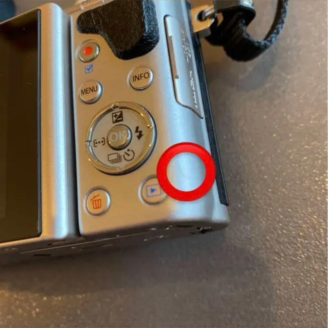 【週末限定お値下げ】OLYMPUS PEN E-PL8 ミラーレス一眼