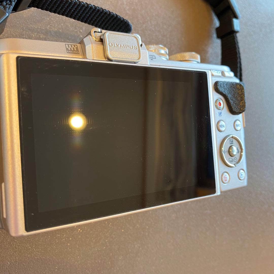 【週末限定お値下げ】OLYMPUS PEN E-PL8 ミラーレス一眼