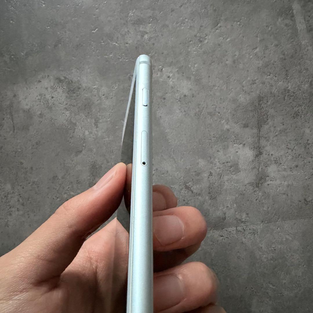 美品 iPhone8 本体　64GB シルバー　SIMフリー