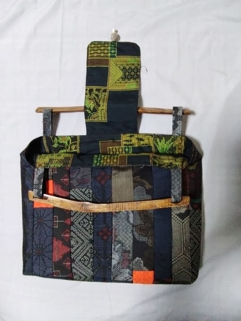 古布襤褸　大島紬　大島紬のパッチワーク手提げ　木の取っ手