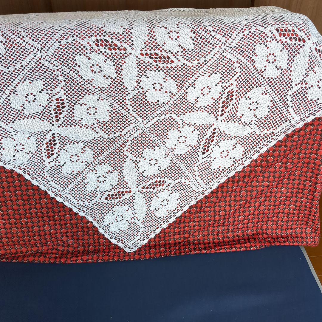 レース編みテーブルクロス、マルチカバー　I