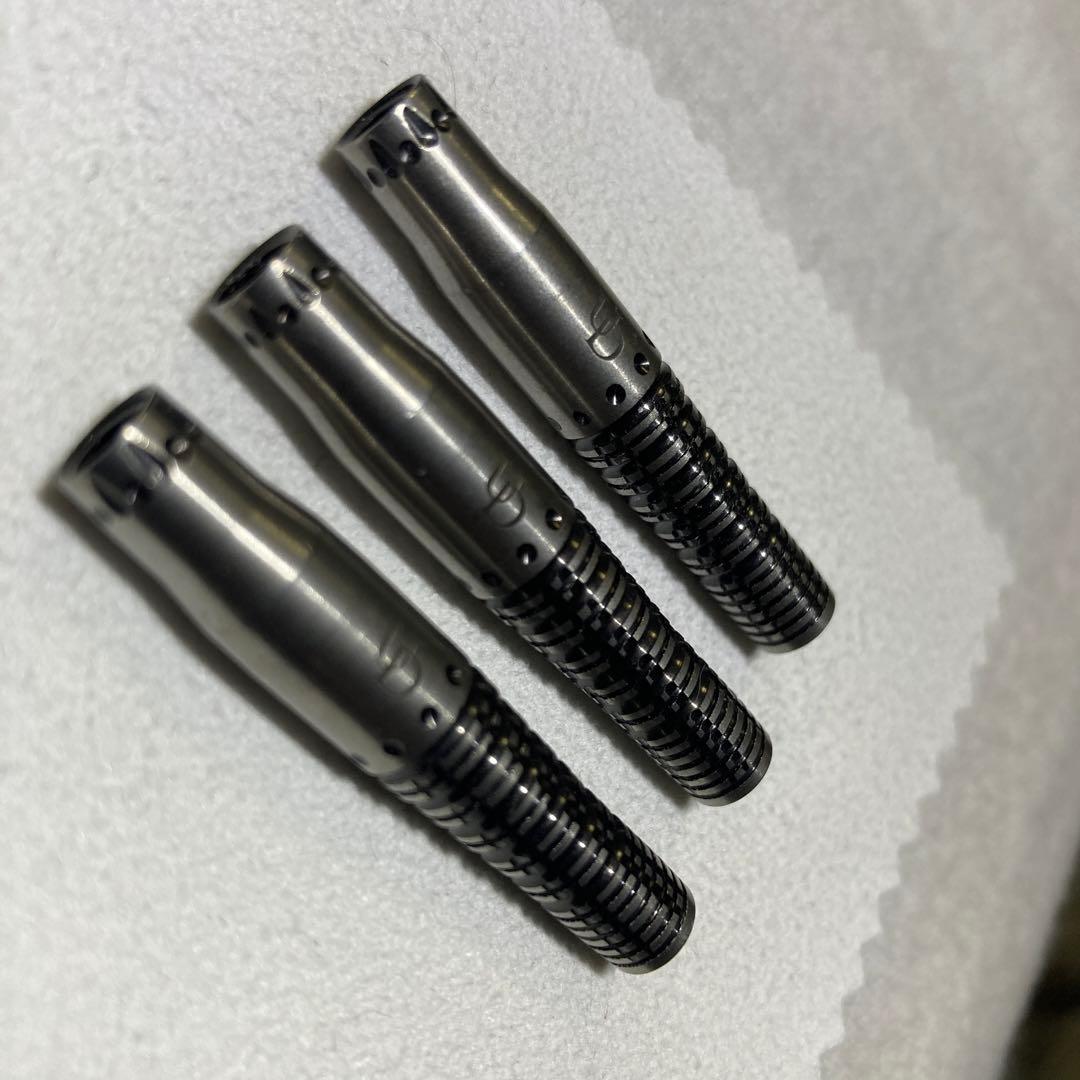 超美品　定価15950　アルティマダーツ　カイザー3 Type2 ブラック