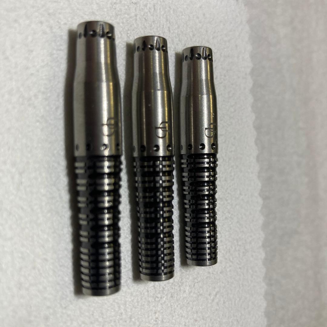 超美品　定価15950　アルティマダーツ　カイザー3 Type2 ブラック