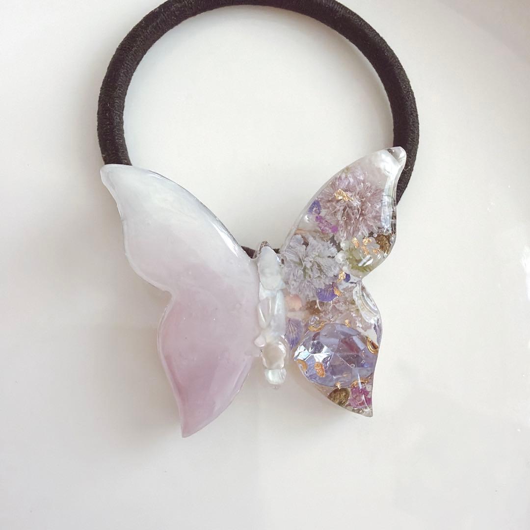 レジンヘアゴム ちょうちょ　バタフライ　ラベンダー　ビジュー　グラデーション