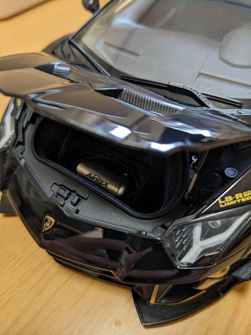 オートアート1/18　ランボルギーニ アヴェンタドール LB-WORKS