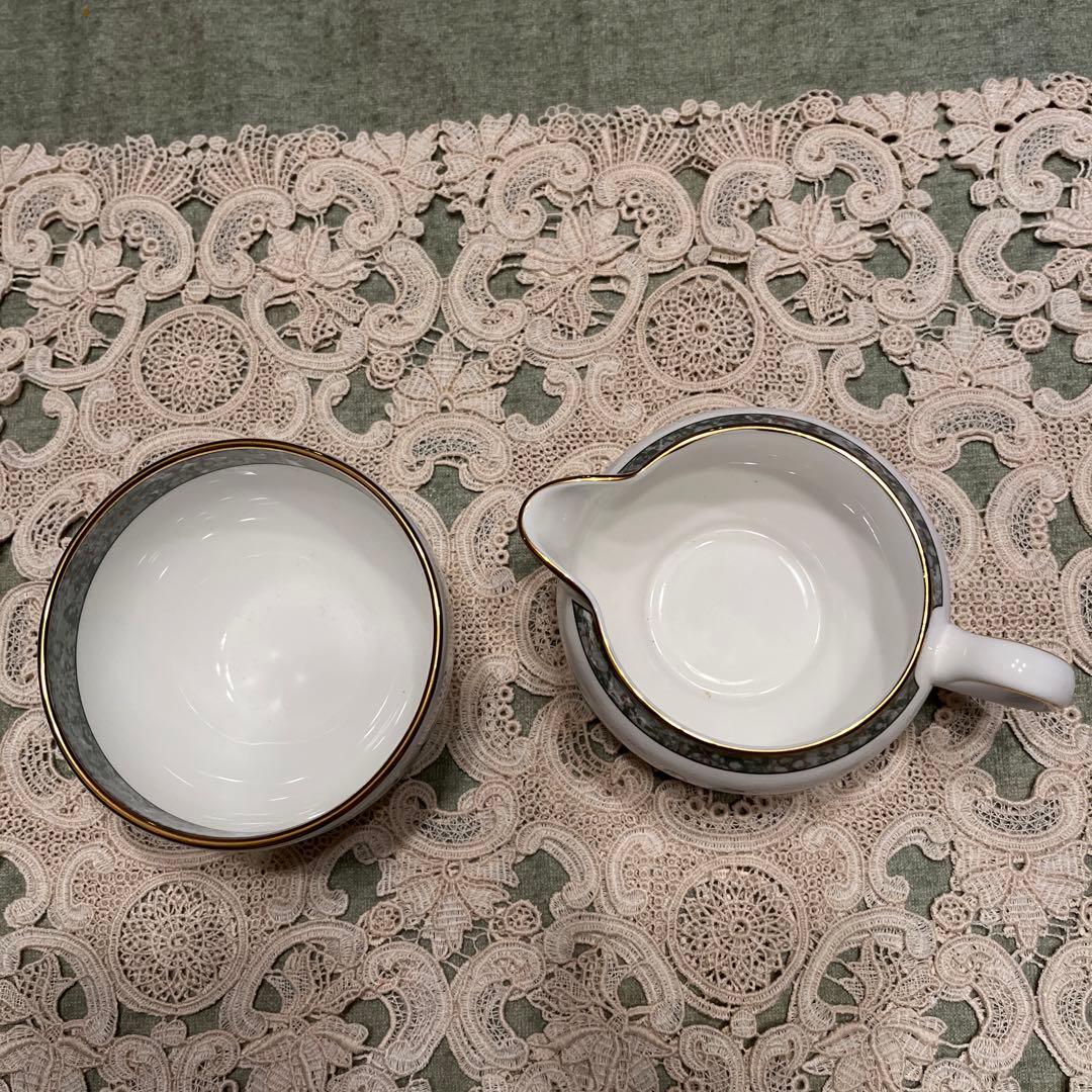 \"Humming birds\"クリーマーとシュガーボウル