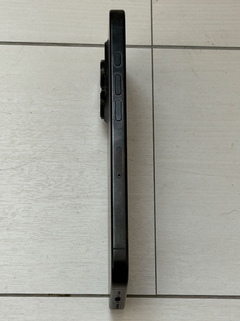 iPhone 16Pro ブラックチタニウム128GB