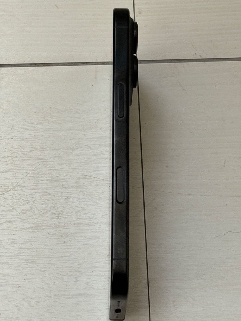 iPhone 16Pro ブラックチタニウム128GB