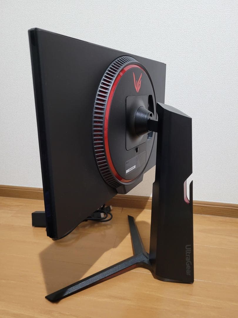 LG UltraGear 24インチ ゲーミングモニター 三脚型