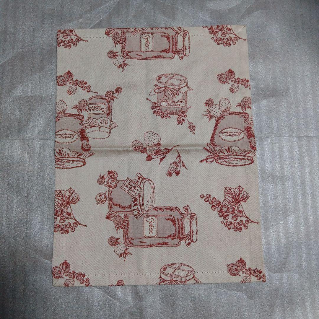 テーブルクロスとランチョンマット