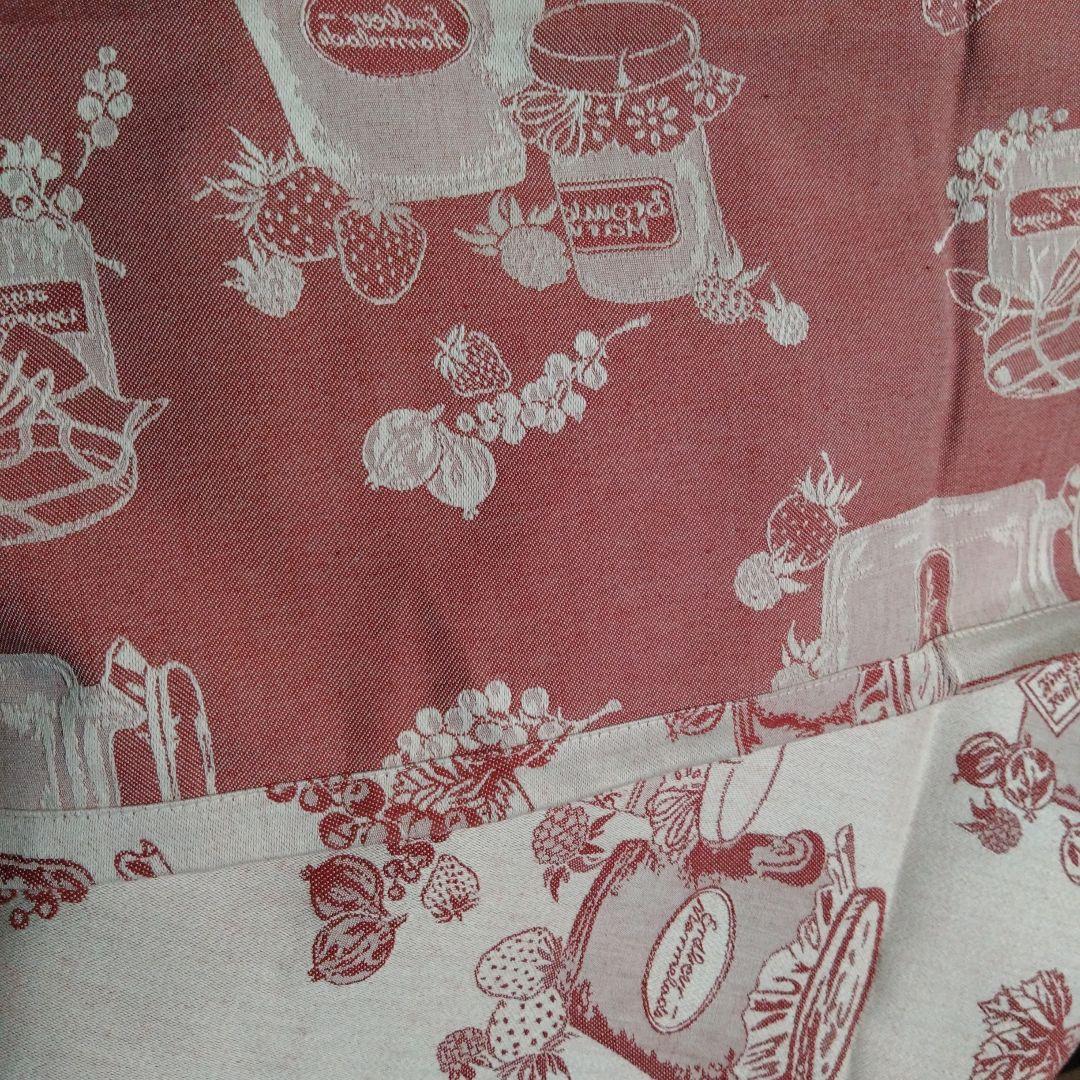 テーブルクロスとランチョンマット