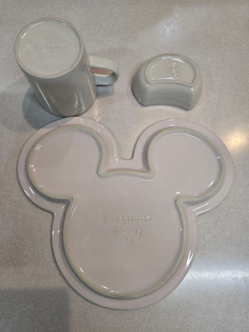 ル・クルーゼ ミッキーマウス型 食器セット ブルー＆ピンク