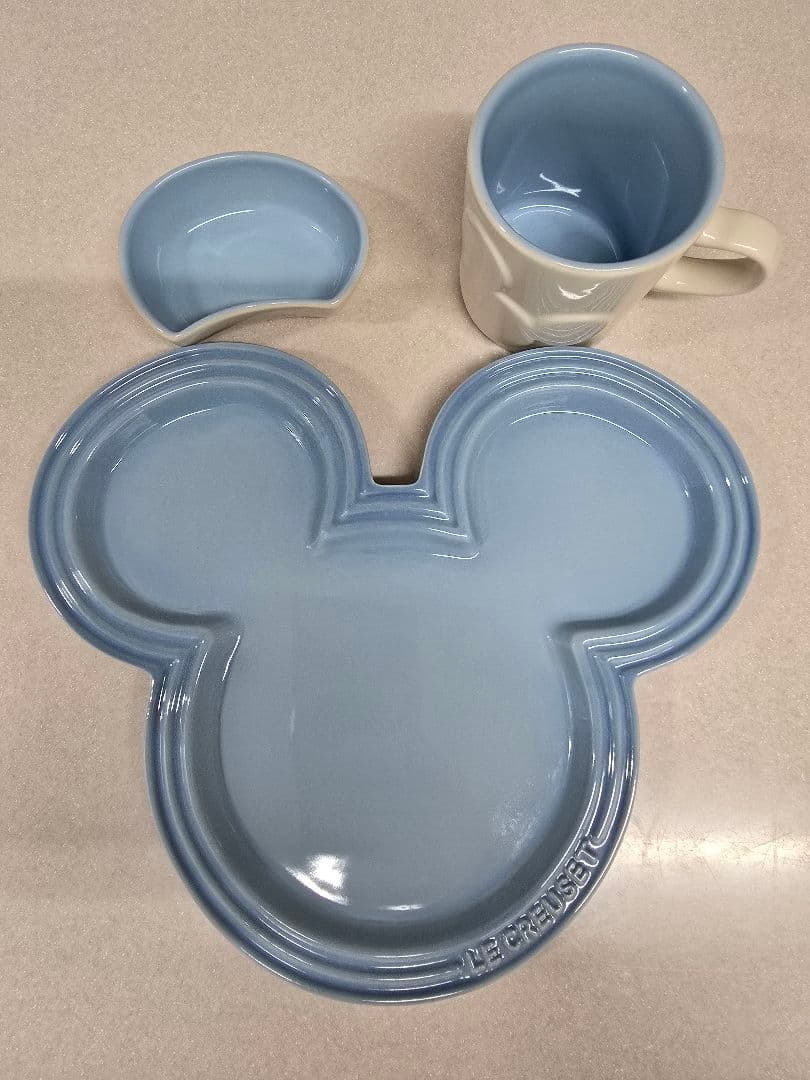 ル・クルーゼ ミッキーマウス型 食器セット ブルー＆ピンク