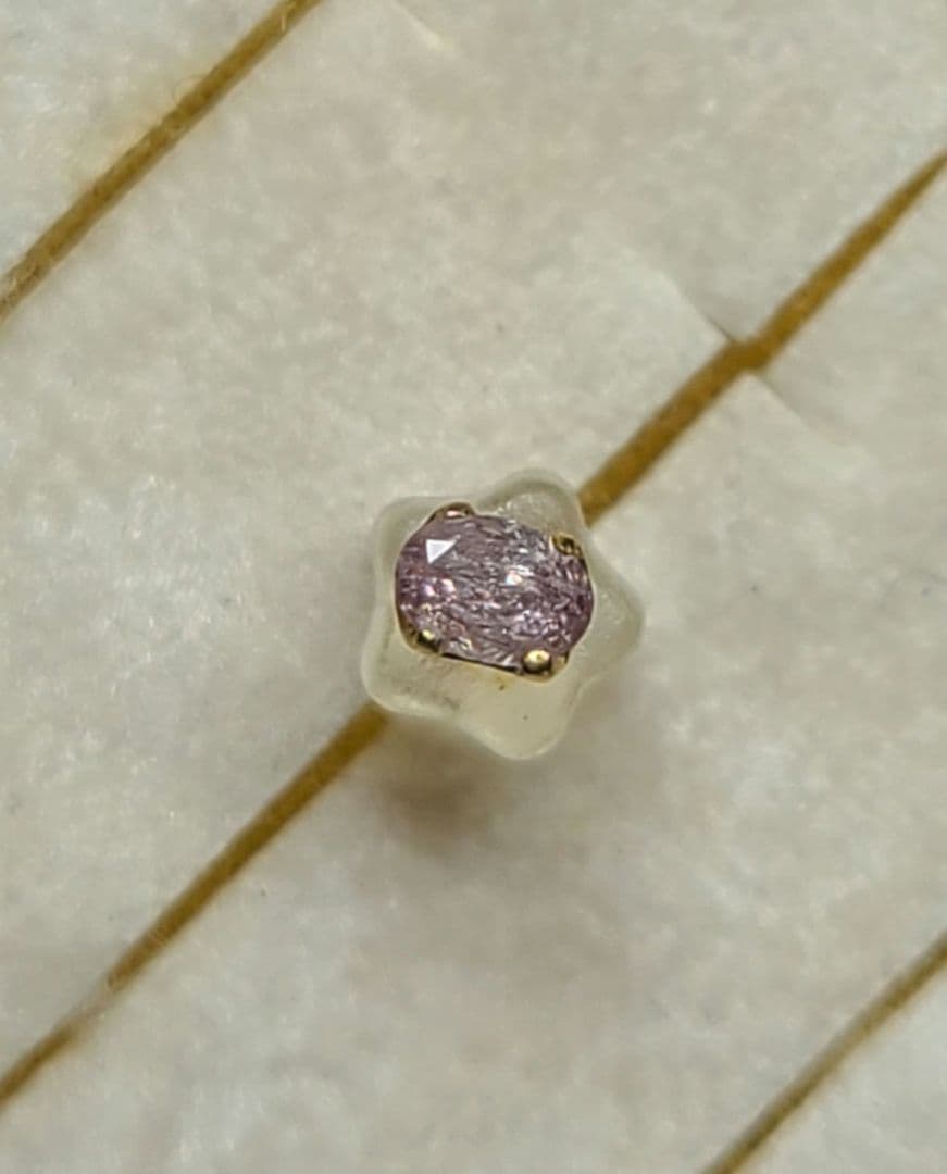 妖精のようなキュートさがあります♪★ピンクダイヤモンドピアス18金★