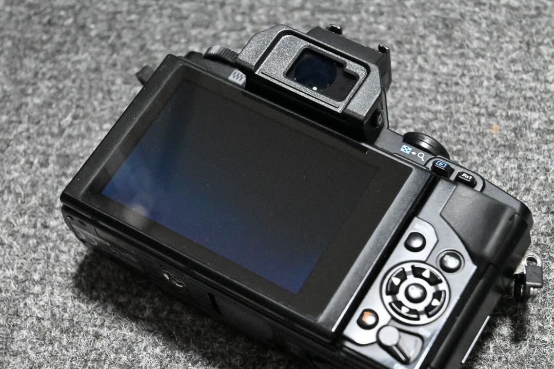 OLYMPUS OM-D E-M5 ミラーレス カメラ