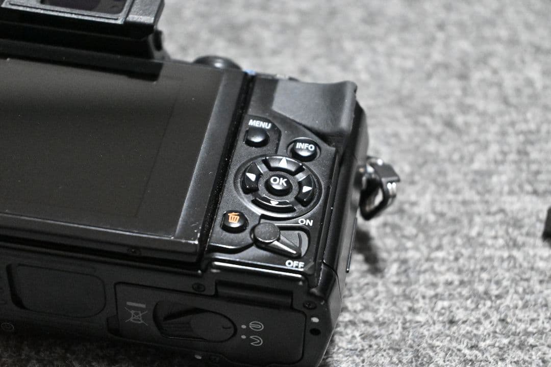 OLYMPUS OM-D E-M5 ミラーレス カメラ