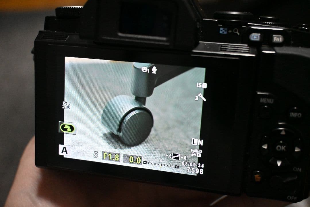 OLYMPUS OM-D E-M5 ミラーレス カメラ