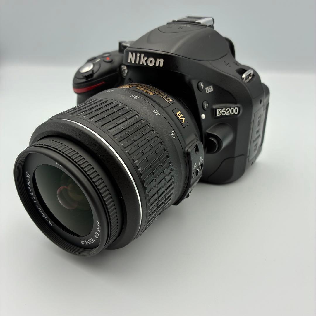 美品★ Nikon D5200 軽量 バリアングル デジタル一眼 ニコン