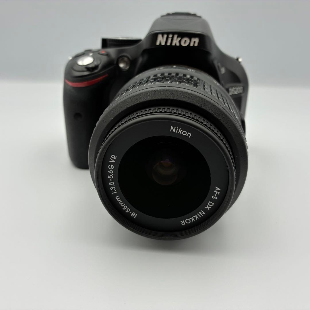美品★ Nikon D5200 軽量 バリアングル デジタル一眼 ニコン