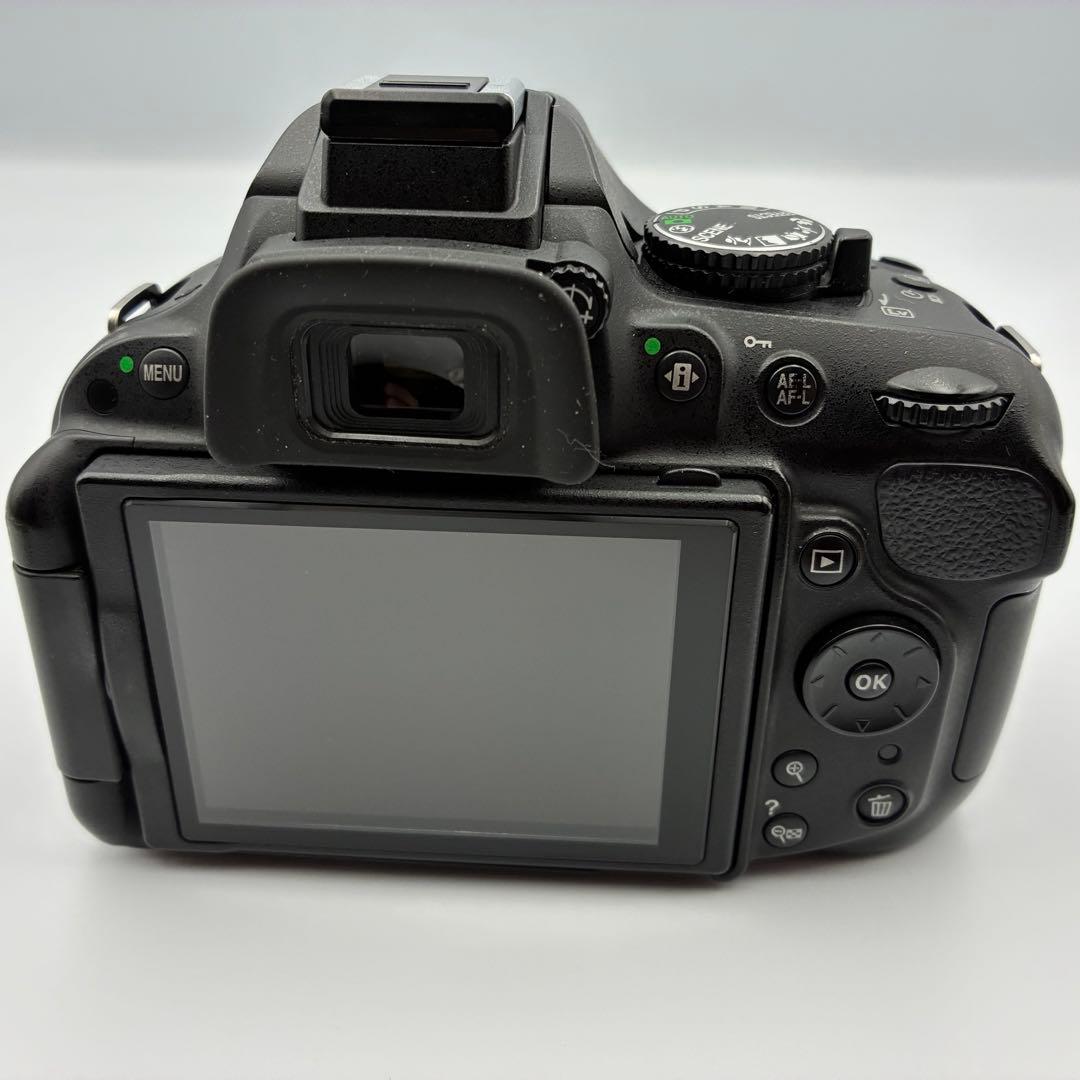 美品★ Nikon D5200 軽量 バリアングル デジタル一眼 ニコン