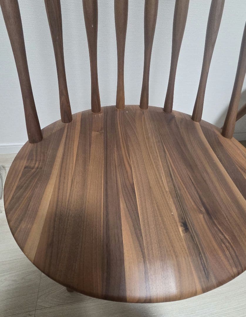 カリモク　椅子