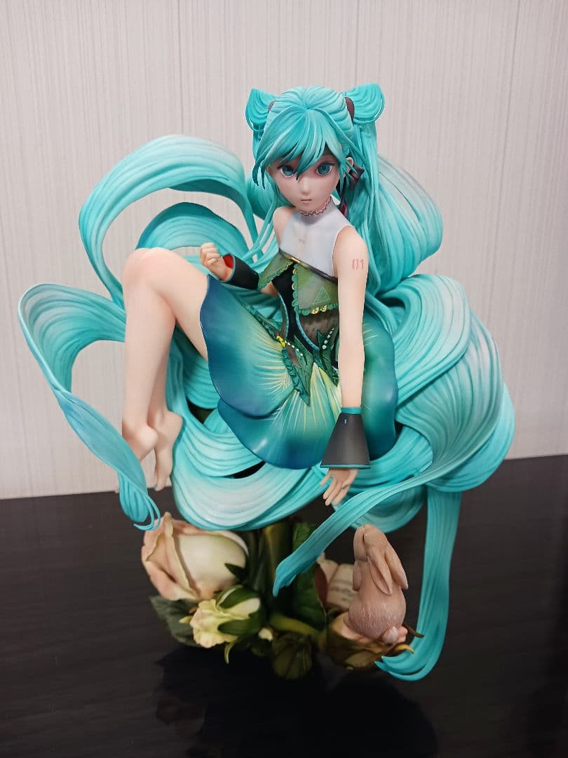 希少品★初音ミク 未来の蕾(つぼみ) 1/6 フィギュア 中国限定