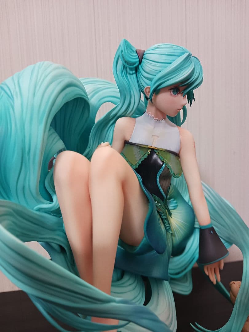 希少品★初音ミク 未来の蕾(つぼみ) 1/6 フィギュア 中国限定