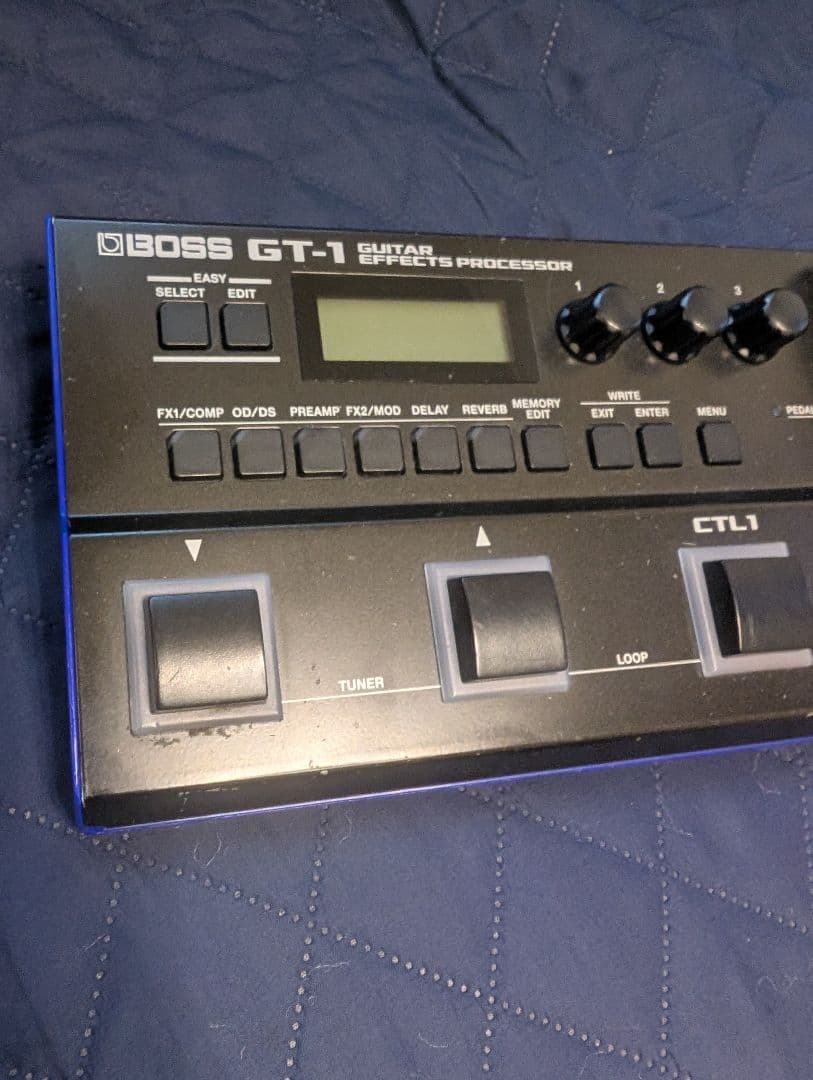 BOSS GTー1と教科書セット