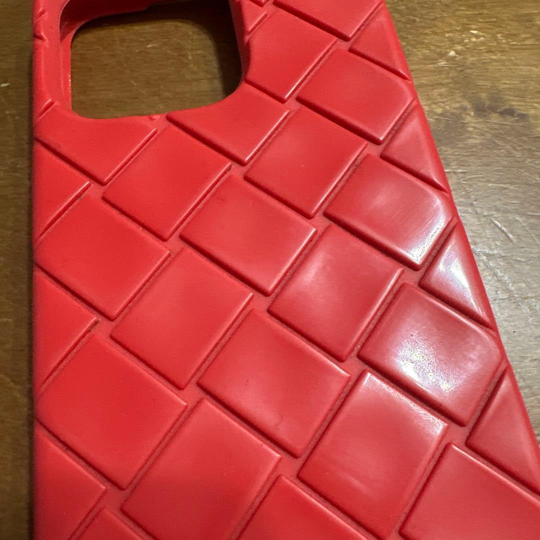 Bottega Veneta 赤 iPhone 14pro ケース