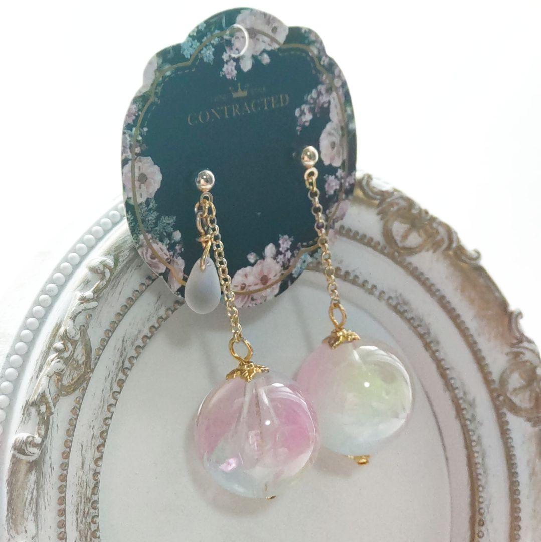 しゃぼん玉 ミルキー 球体 レインボー 手染め ビーズ 大ぶり ゆらゆら ピアス