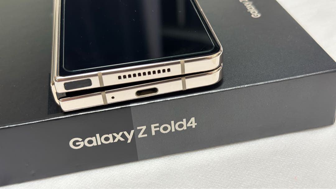 美品 Galaxy Z Fold4 256GB 韓国版 ゴールド SIMフリー