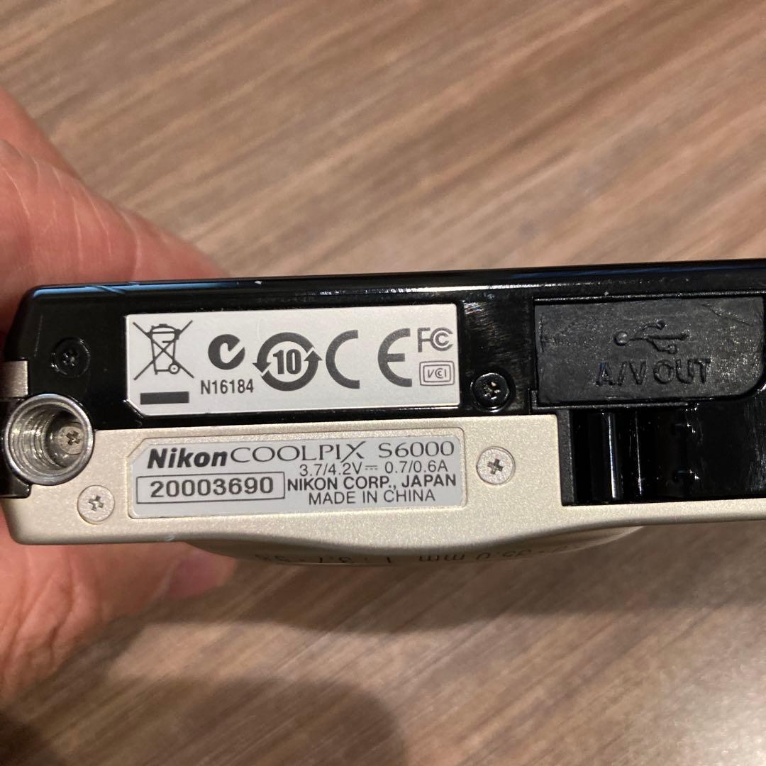 Nikon COOLPIX コンパクトデジタルカメラ　S6000
