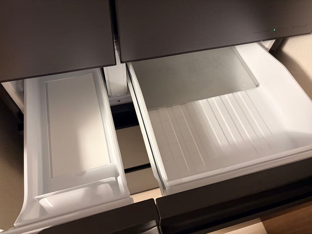 Panasonic 冷蔵庫6ドア NR-F55WX1-H 2024年製 中古品