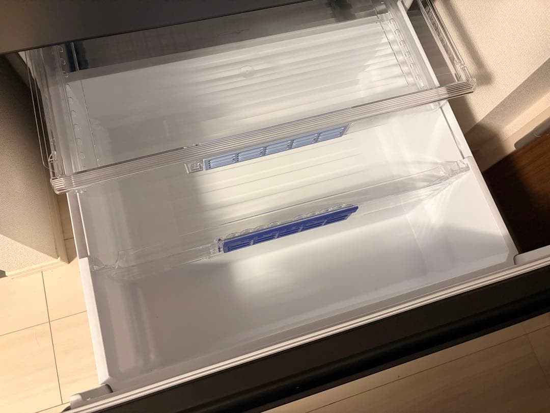 Panasonic 冷蔵庫6ドア NR-F55WX1-H 2024年製 中古品