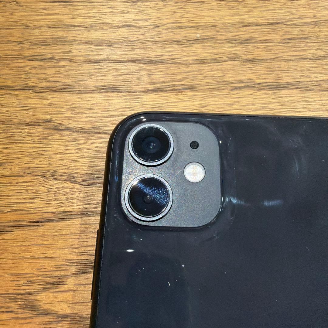 【ジャンク品】iPhone11 本体 64GB ブラック　ディスプレイ横線