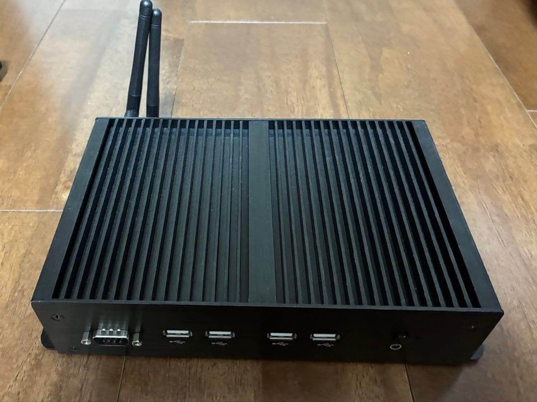 ファンレスパソコン　Intel i5 4200u windows10 Pro