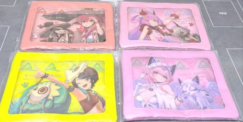 ホロライブ　ウィンドウフラットポーチ　4種1セット
